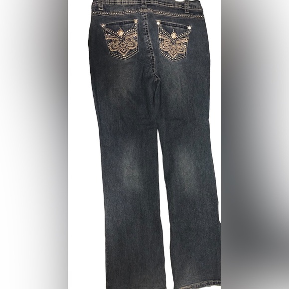 Roz and Ali Jeans - Picture 9 of 14